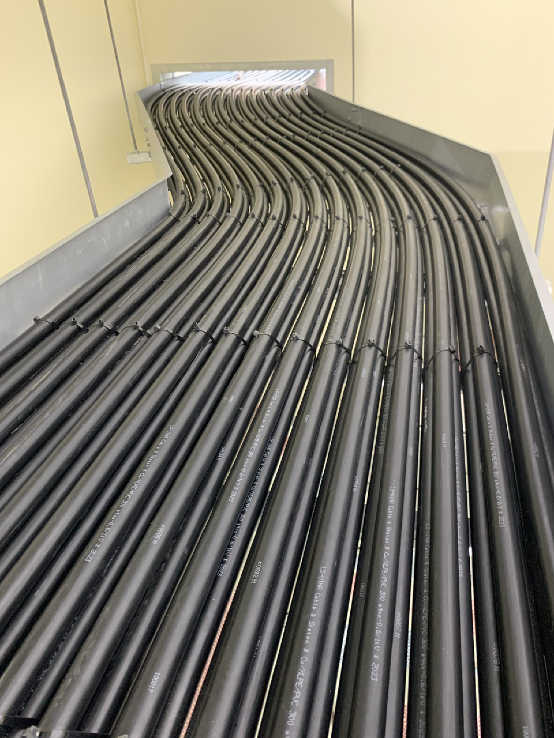 NHÀ MÁY KIM LONG MOTORS- LĂNG CÔ, TT HUẾ